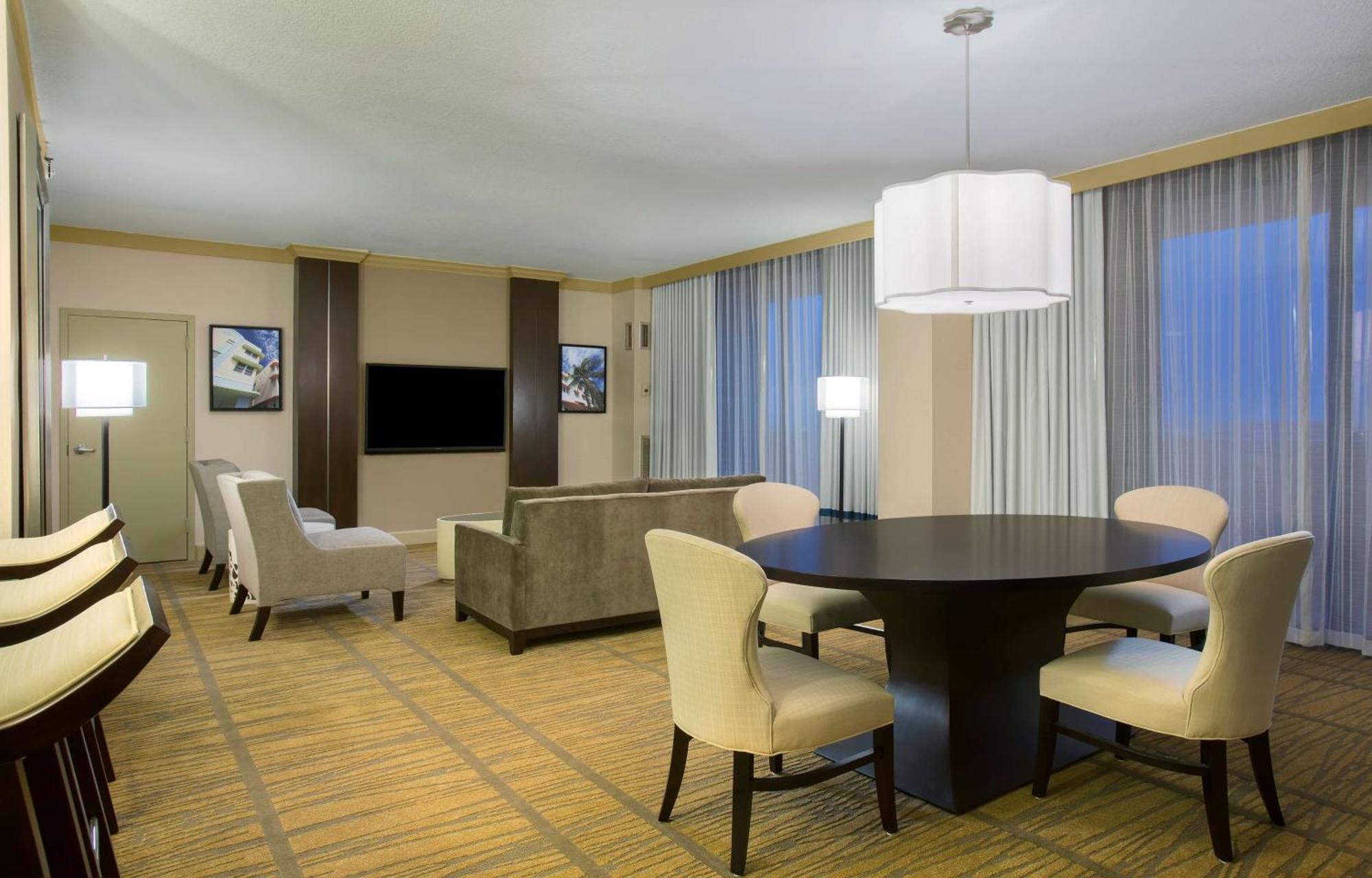 Doubletree By Hilton Hotel Miami Airport & Convention Center Miami Springs Εξωτερικό φωτογραφία